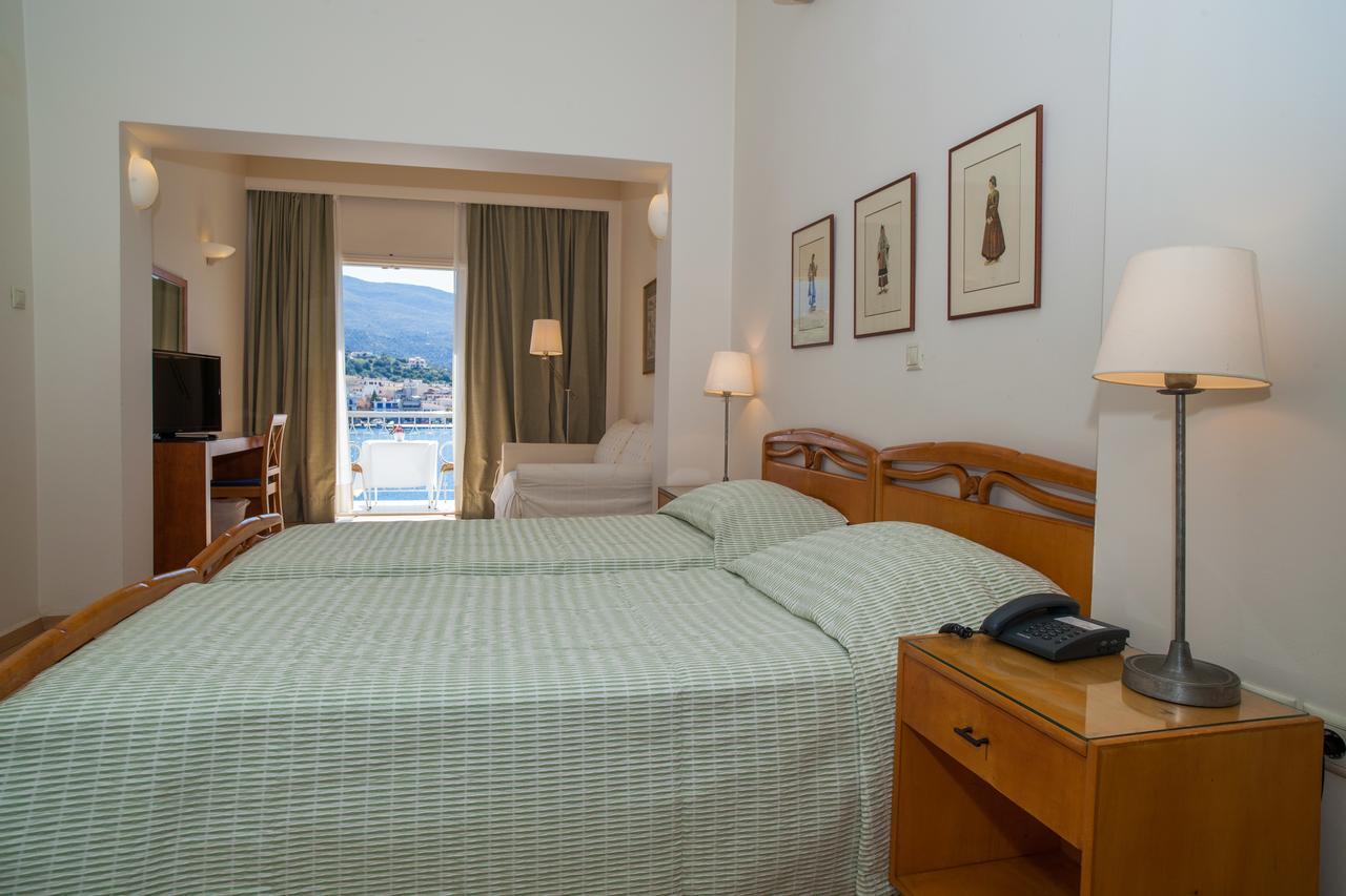 Hotel Saron Poros Town Buitenkant foto