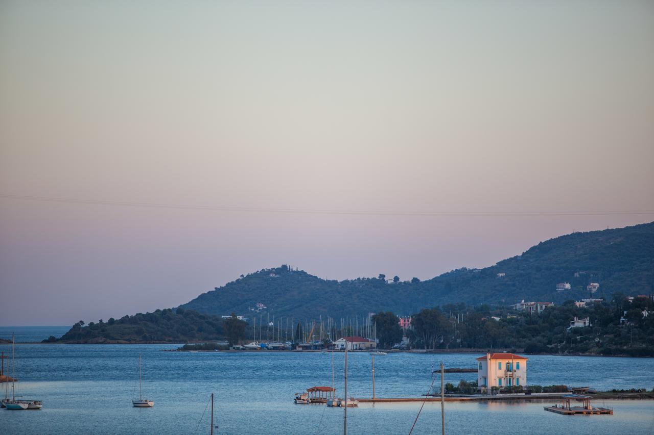 Hotel Saron Poros Town Buitenkant foto