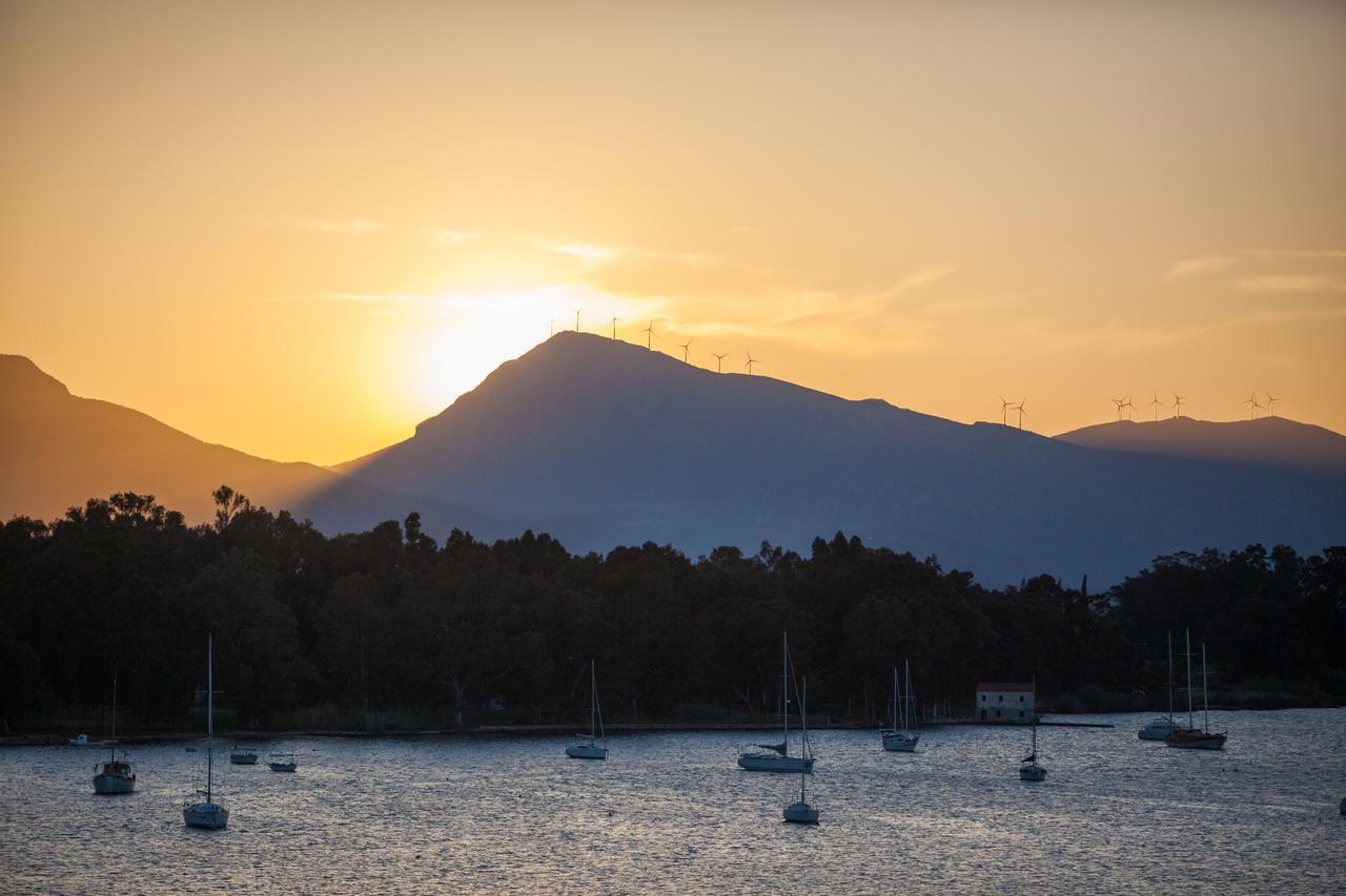 Hotel Saron Poros Town Buitenkant foto